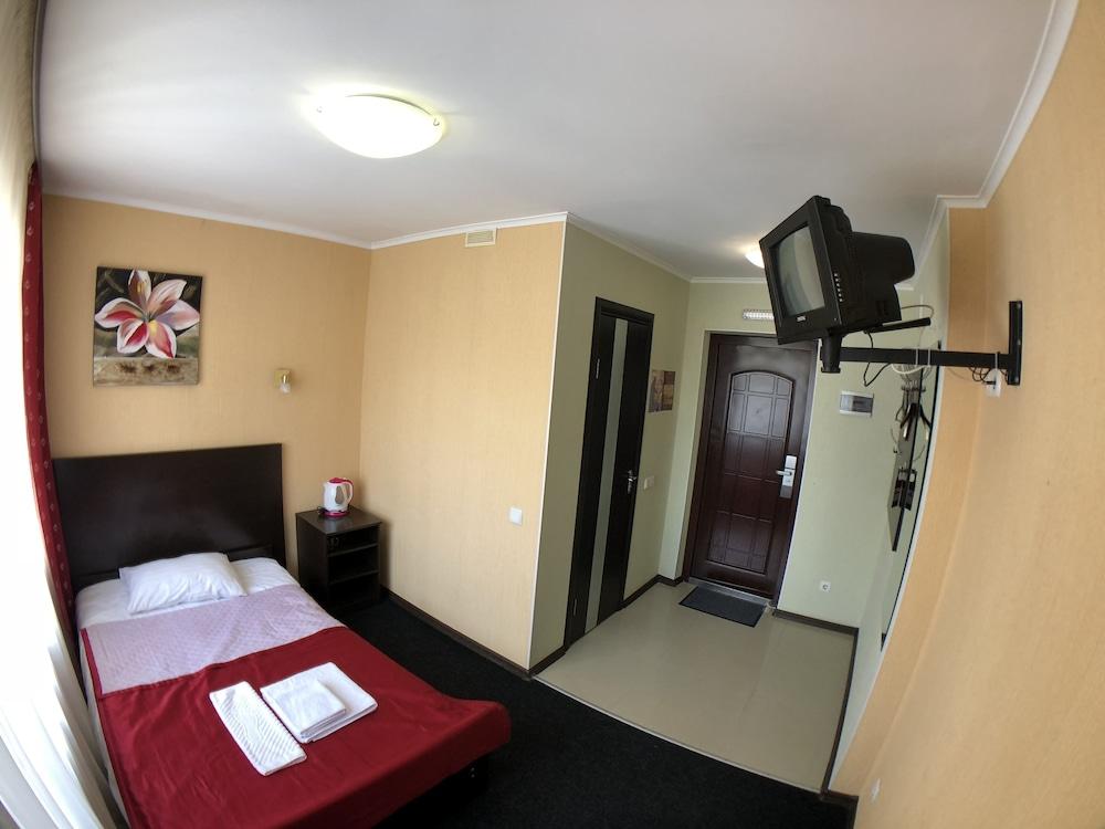 Nivki Hotel 3*